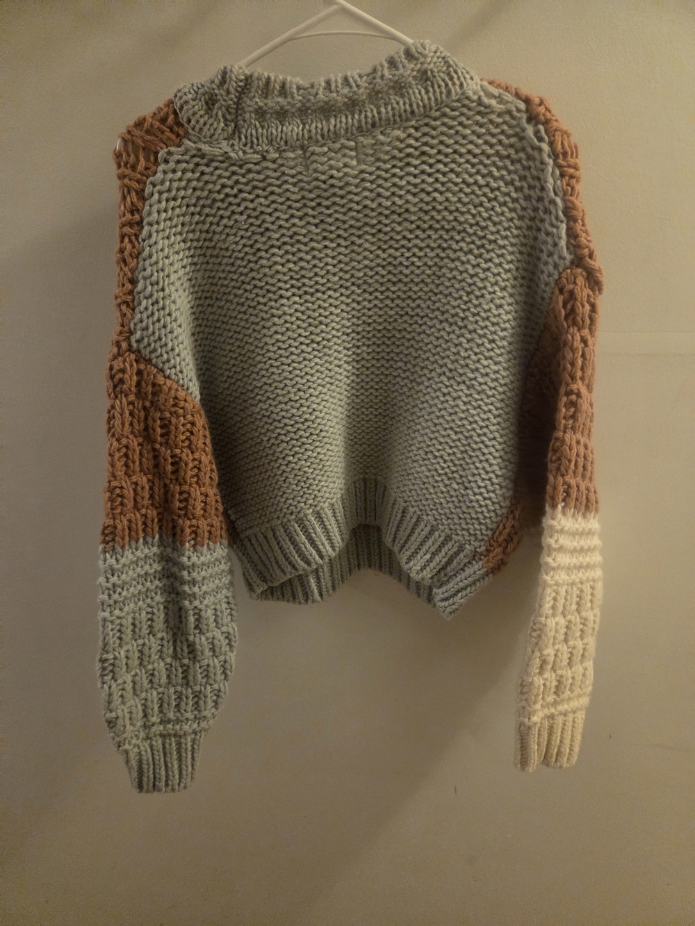 Universal Thread Colorblock Crewneck Sweater in Gray, Rust & Cream Medium M